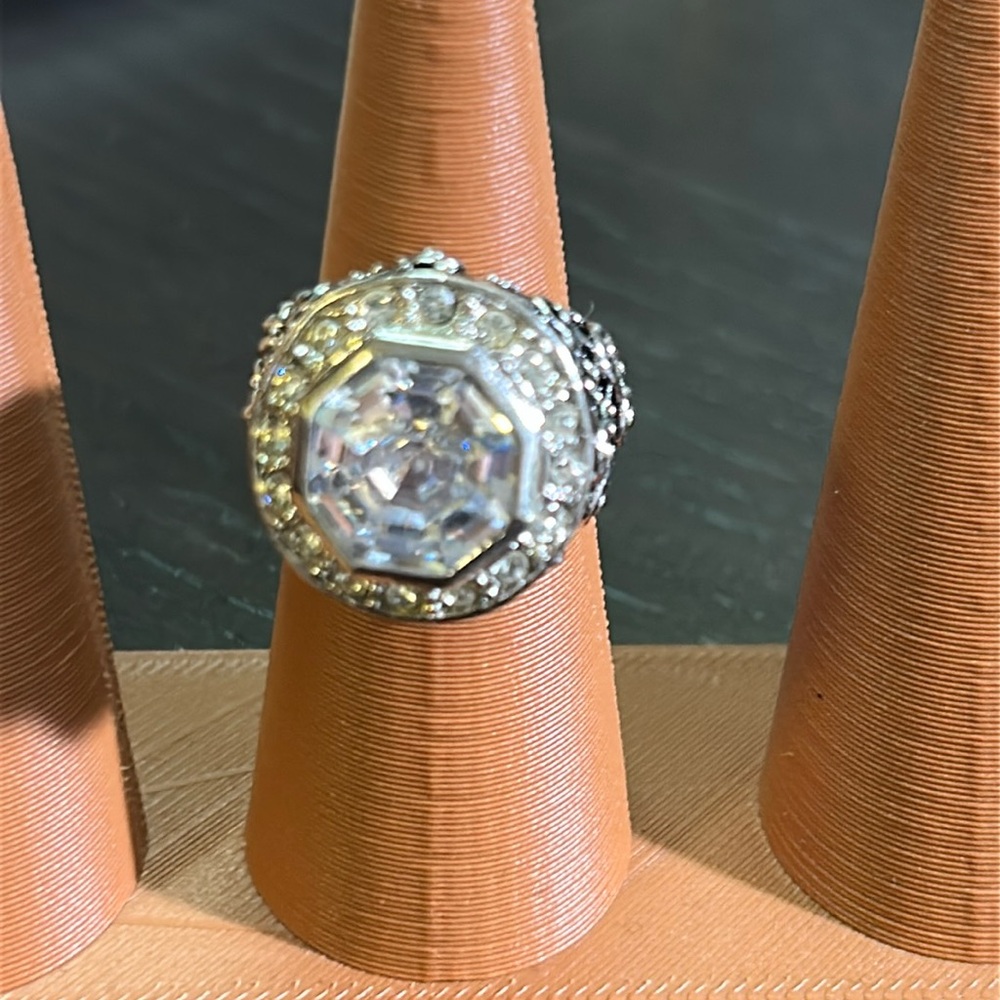 ? CZ Cubic Zirconium‎ Halo Cocktail Ring approx 6-7